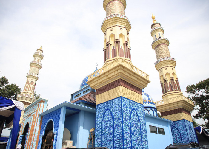 Masjid Jami Cahaya Ar-Rohman Lebak Budi Lahat.