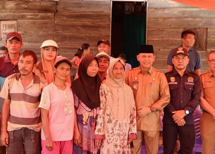 Wujudkan Kepedulian, Pemkab Empat Lawang Tinjau dan Salurkan Bantuan Korban Banjir di Desa Air Kelinsar