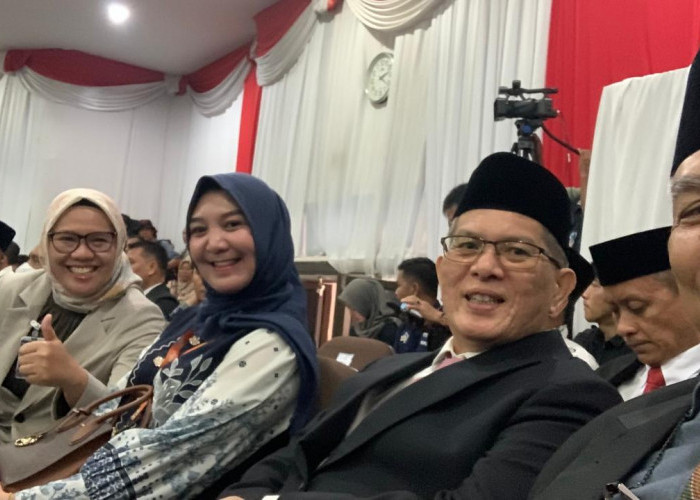 Foto Ketua STIT YLI Lahat menghadiri Sidang DPRD Lahat dlm rangka HUT Lahat ke 156