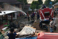 Kebakaran di Empat Lawang Hanguskan Tiga Rumah, Kerugian Capai Rp 400 Juta