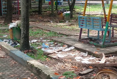 Sampah Menumpuk Dua Bulan, Taman GOR Lahat Dikeluhkan Warga dan Atlet