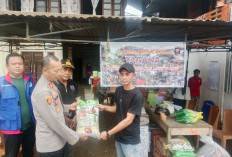Kapolsek Lintang Kanan dan Camat Salurkan Bantuan Beras untuk Korban Kebakaran di Desa Muara Danau