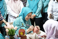 Febrita Lustia Kagumi Sentra Gerabah Banyuasin, Warisan Kreatif yang Bernilai Ekonomi