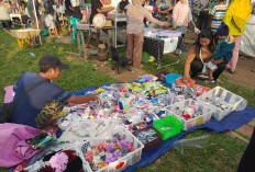 Strategi Jitu Pedagang Serba Rp 5 Ribu, Tarik Perhatian Emak-Emak