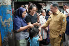 Mendagri Tito Karnavian Tinjau Program Bedah Rumah di Tambora, Pastikan Bantuan Tepat Sasaran