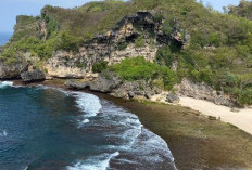 Inilah Pantai Krokoh, Pantai Yang Terkenal Dengan Keindahan Alam Yang Indah