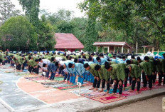 MtsN 3 Lahat Praktik Shalat Wajib Berjamaah Bentuk Akhlakul Kharimah