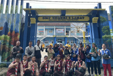 Tumbuhkan Sikap Kepedulian Antar Sesama di Lingkungan SMPN 2 Lahat