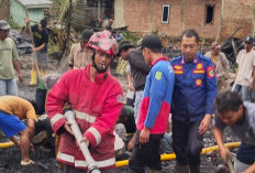 Kebakaran Dini Hari Hanguskan Tiga Rumah Warga di Rantau Kasai
