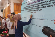 Penandatanganan Komitmen SPMB, Wabup Widia Ningsih Tegaskan Tidak Ada Sumbangan Memaksa