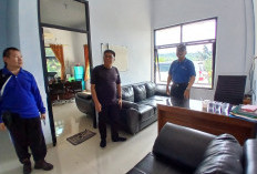 Gotong Royong Bersihkan Kantor Pemkab Empat Lawang