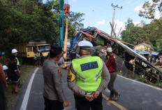 Polres Lahat Gerak Cepat Evakuasi Kecelakaan Bus PO Hijrah 