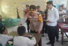 Bagikan Makanan Bergizi di SD Negeri 6 Talang Padang, Ini Harapan Wakapolres Empat Lawang