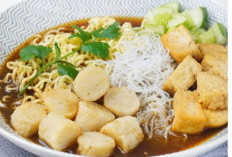 Nikmatnya Rujak Mie Khas Palembang Sumatera Selatan, Campuran Bahan Aneka Kua Khas Bikin Ketagihan