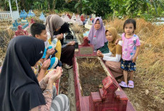 Tradisi Ziarah Kubur Tetap Terjaga