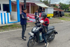 Satres Narkoba Polres Empat Lawang Bagikan 50 Kotak Nasi ke Masyarakat