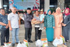 Dinsos Salurkan 220 Paket Permakanan untuk Keluarga Beresiko Stunting