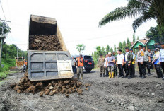 Tanggapi Jalan Rusak dan Viral di Medsos, Herman Deru: Perbaikan Sudah Ditenderkan
