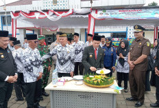 Upacara Hari Guru di Empat Lawang Tetap Khidmat Meski Diguyur Gerimis