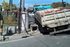 Jalan Persimpangan Ini Kerap Kejadian Truk Nyungsep Bahkan Tabrak Trotoar