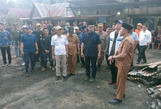 Bupati Joncik Salurkan Bantuan untuk Korban Kebakaran 