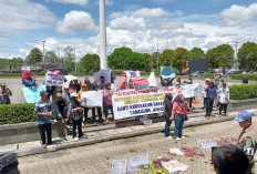  Kesal Listrik Kerap Padam, Emak-emak Luapkan Protes, Elektronik Banyak Rusak