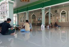 Diteras Saja Nyaman, Apalagi di Masjid 