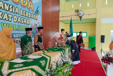 Angkatan Pertama, Wisuda Puluhan Lansia di Lahat