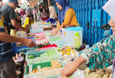 Dadar Gulung Jadi Primadona Takjil Buka Puasa