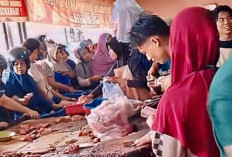 Harga Ayam Anjlok, Warga Kabupaten Lahat Rela Antre 