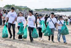 Dukung Gerakan Indonesia ASRI, BRI Peduli Ajak Masyarakat Bersih-bersih Pantai Bali 