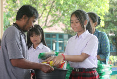 Mantap! SD Santo Yosef Gelar Bakti Sosial Ramadhan