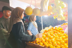 Berkah Jelang Ramadan, Pedagang Buah di Pasar Lematang Kebanjiran Pembeli