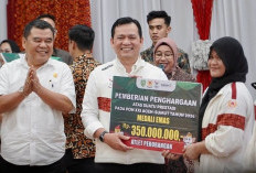 Pj Gubernur Berikan Bonus Kepada Atlet dan Pelatih Berprestasi, Ajang PON XXI Aceh