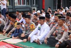 Kapolres Lahat Laksanakan Sholat Idul Fitri 1447 H dan Halal Bihalal Bersama Personel