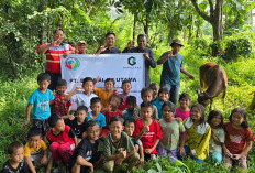 Momen Idul Adha, PT Bara Alam Utama Salurkan Sapi Kurban ke 11 Desa se- Kecamatan Merapi Barat dan DLH