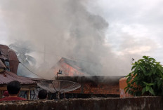 Rumah Milik Pensiunan PNS di Lahat Terbakar, Kerugian Ditaksir Ratusan Juta