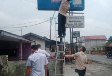  Aduh! Tidak Taat Pajak, Reklame Merk Handphone Dapat Cap Stiker Ini