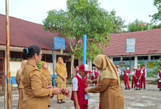 Hari Pertama SAS Tertulis Semester Genap SDN 4 Lahat, Kepsek Pastikan Ujian Berjalan Lancar
