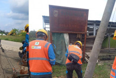 PLN ULP Baturaja Gerak Cepat Respon Laporan Warga, Perbaiki Posisi Kabel Rendah demi Keamanan