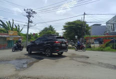 Aspal Jalan Simpang Lembayung Lahat Terkelupas, Pengendara Was-was