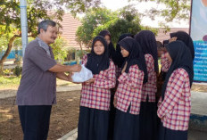 SMPN 8 Lahat Ajak Siswa Belajar Peduli dan Berbagi