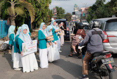 Ramadan Penuh Berkah: PLN UP3 Lahat dan PIKK Bagikan 241 Takjil