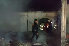 Lilin Picu Kebakaran, 4 Rumah Terbakar Satu Orang Penghuni Tewas di Lahat
