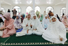 Wabup Laksanakan Sholat Idul Adha di Masjid Al-Muttaqin Lahat