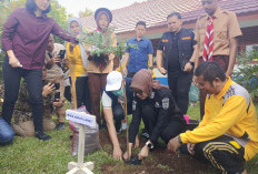 Wabup Lahat Widia Ningsih Dorong Sekolah Ciptakan Kabupaten Asri