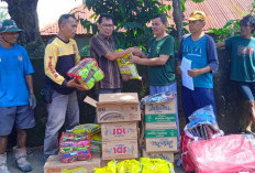 Dinsos Berikan Sembako Kepada Korban Kebakaran