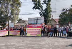 Sidang Diwarnai Unjuk Rasa Damai, Petani Kikim Selatan Tergabung GP3A Sampaikan Pembelaan