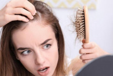 PANIK! Berikut 5 Cara Ampuh Mengatasi Rambut Rontok Berlebihan