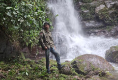 Lagi Jelajahi Alam Temukan Air Terjun Baru